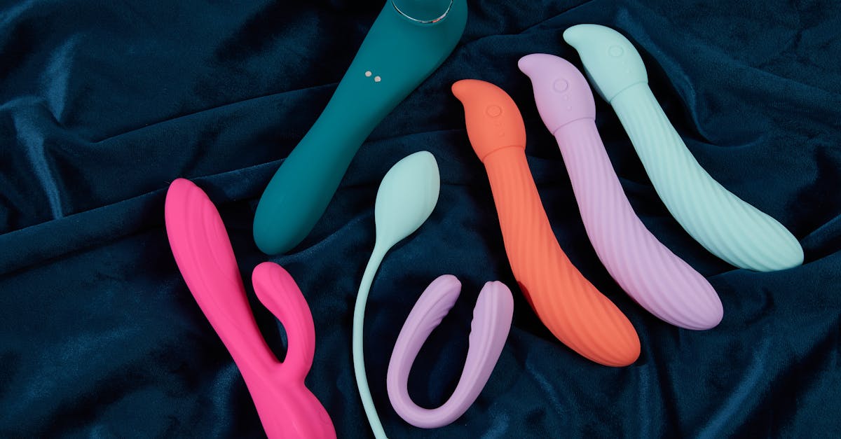 découvrez notre sélection variée de dildos de haute qualité, conçus pour le plaisir et la satisfaction. explorez des matériaux, tailles et formes différents pour une expérience intime unique et personnalisée.