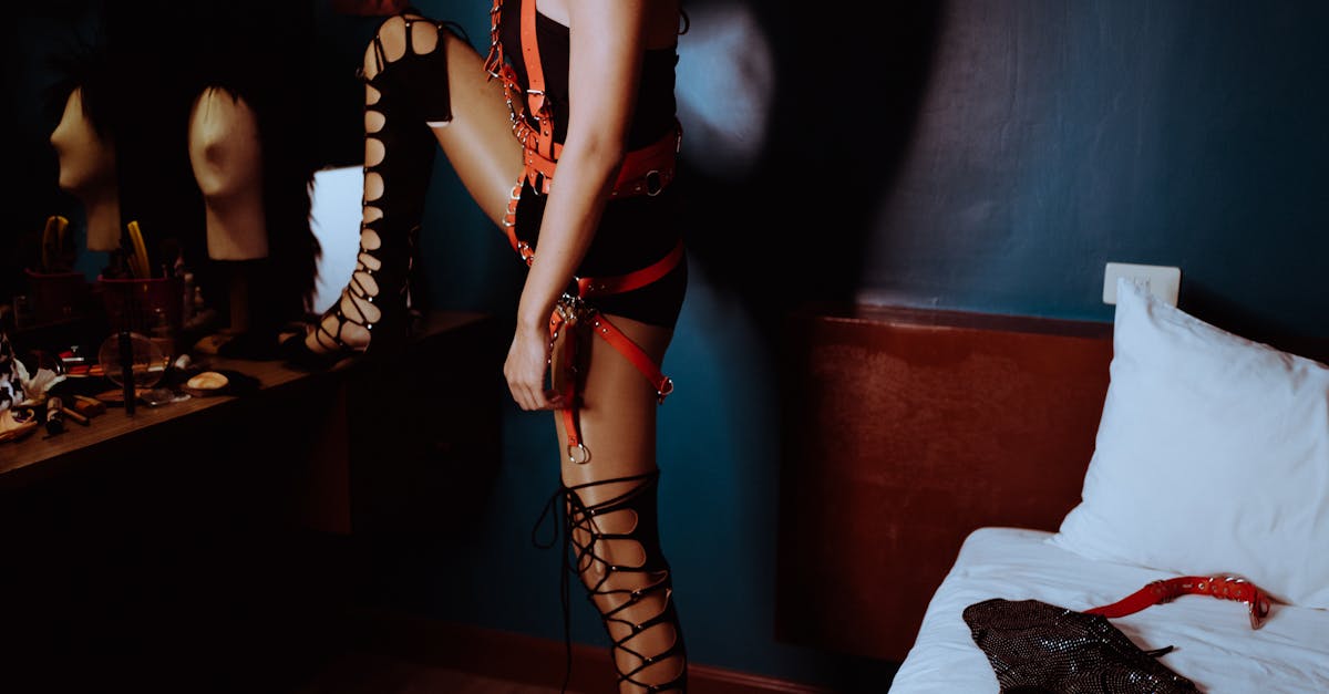 découvrez le monde fascinant du fétichisme, explorez ses diverses facettes et ses impacts sur la sexualité. plongez dans une analyse approfondie des pratiques, des motivations et des perspectives culturelles entourant cette forme d'expression. que vous soyez curieux ou passionné, cet article vous offre un regard éclairé sur un sujet souvent méconnu.