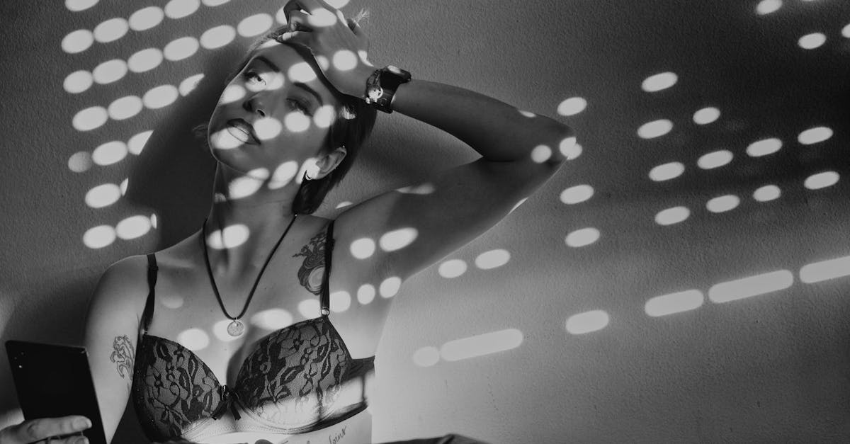 découvrez notre sélection de sexy lingerie, alliant élégance et sensualité. sublimez votre silhouette avec des ensembles raffinés et provocateurs, conçus pour vous faire sentir irrésistible en toute occasion.