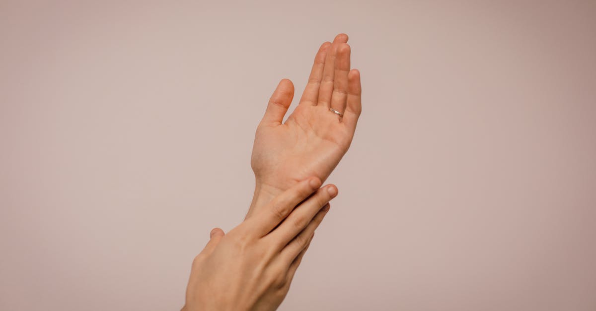 découvrez tout ce qu’il faut savoir sur l’anneau pénien : conseils d’utilisation, bienfaits pour la sexualité et précautions à prendre pour une expérience sécurisée et agréable.