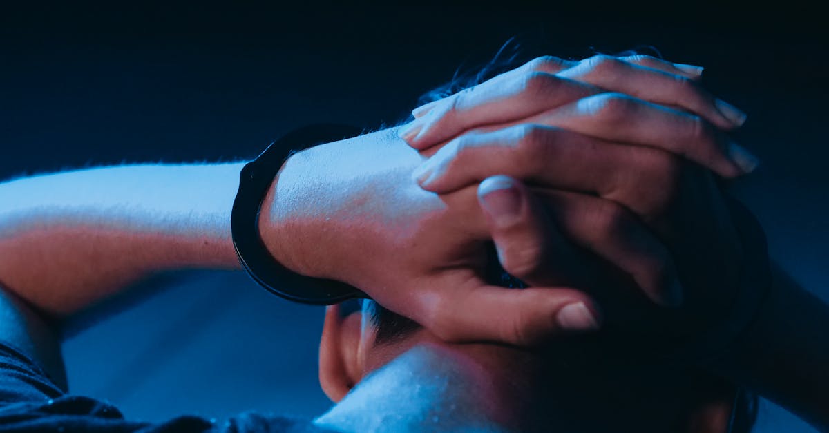 découvrez l'univers du bondage : techniques, conseils de sécurité et exploration sensuelle pour tous les niveaux. un guide complet pour pratiquer en toute confiance.