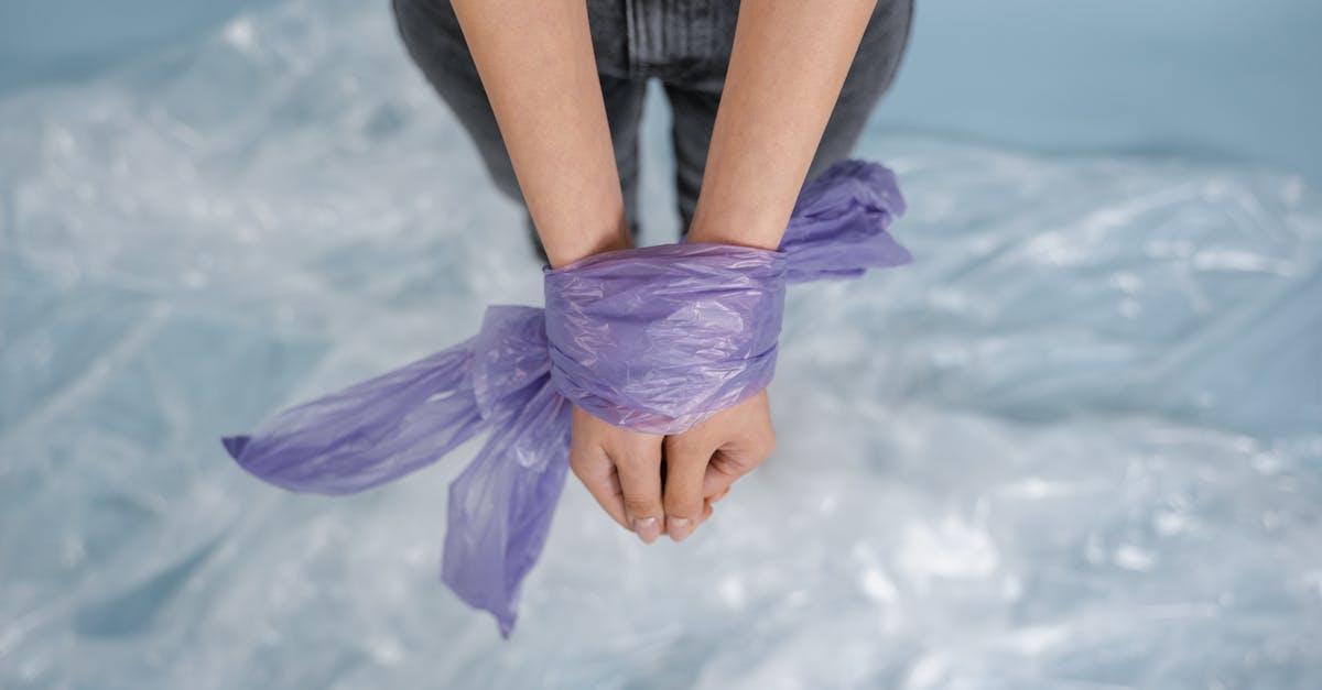 découvrez le bondage, une pratique bdsm mêlant confiance, plaisir et esthétique, fondée sur le consentement et la sécurité des partenaires. explorez ses techniques, conseils et précautions pour une expérience respectueuse et épanouissante.
