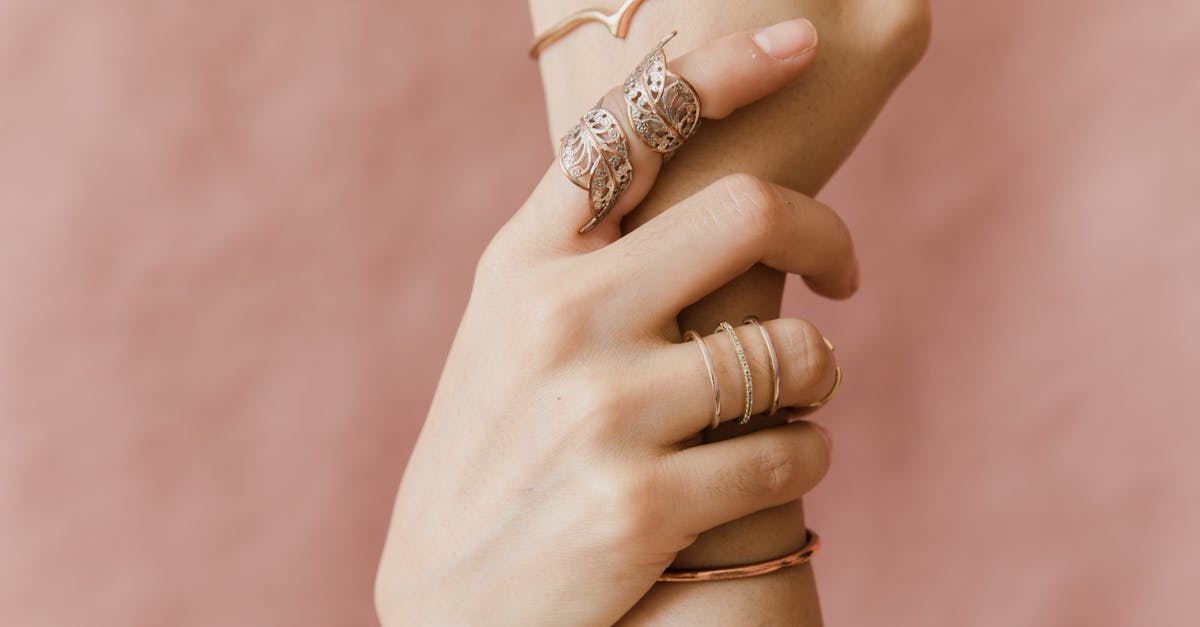 découvrez notre sélection d’accessoires bdsm artisanaux, faits main avec soin pour allier qualité, sécurité et esthétique lors de vos expériences sensuelles.
