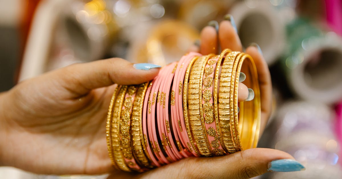 découvrez notre collection d’accessoires bdsm artisanaux, fabriqués à la main avec soin pour allier qualité, confort et plaisir. offrez-vous une expérience unique et sécurisée.