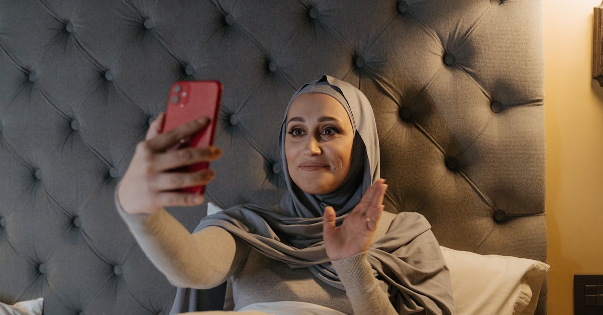 découvrez des conseils et astuces pour entretenir une relation à distance, surmonter les défis de l’éloignement et renforcer votre complicité malgré les kilomètres qui vous séparent.