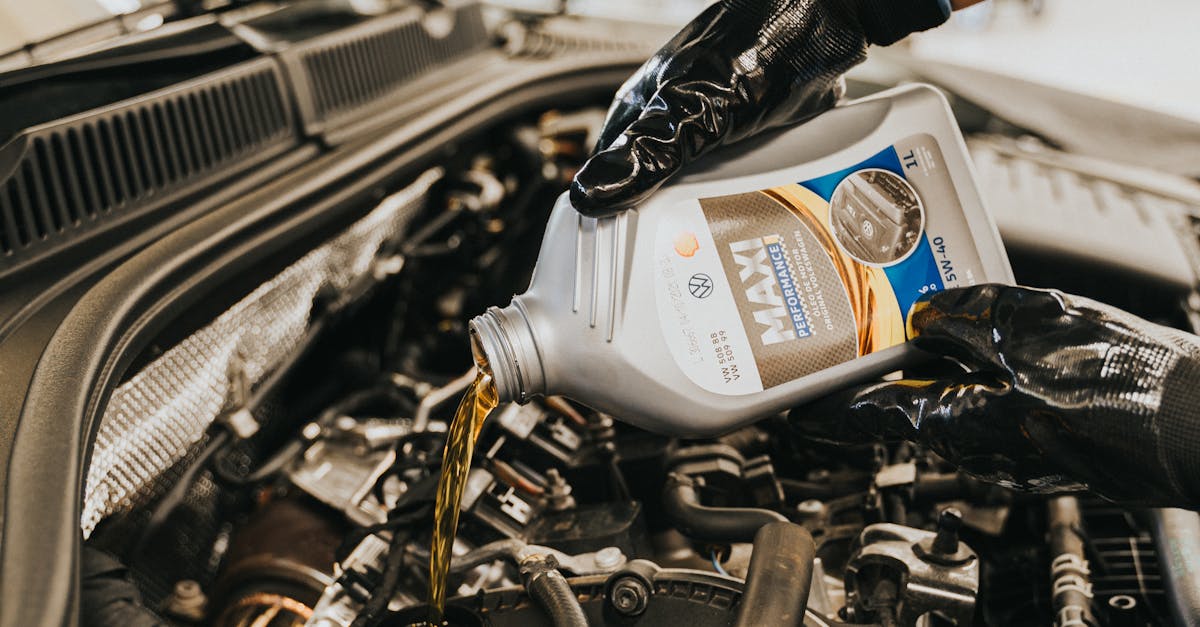 découvrez notre guide complet sur les lubrifiants : utilités, types et conseils pour choisir le meilleur produit adapté à vos besoins, que ce soit pour l'industrie, l'automobile ou la vie quotidienne.