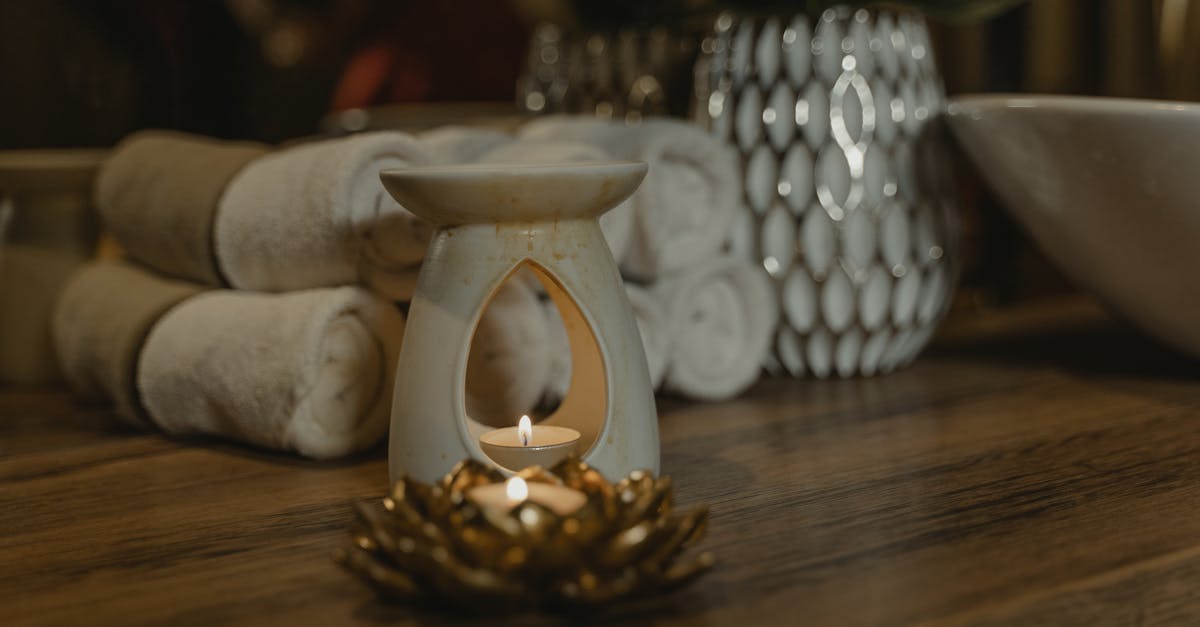 découvrez les bienfaits de la massage candle : une bougie de massage sensorielle qui hydrate la peau et offre un moment de détente unique. idéale pour créer une ambiance chaleureuse et relaxante.