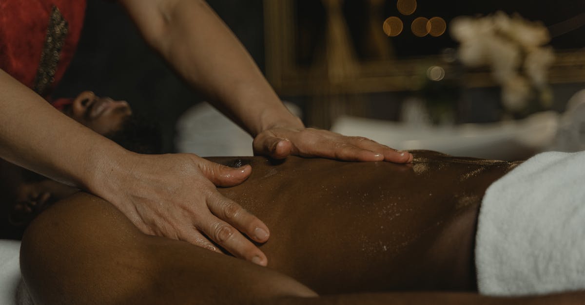 découvrez notre huile de massage naturelle, idéale pour détendre le corps et apaiser l'esprit. parfaite pour un soin relaxant, elle hydrate la peau et procure une sensation de bien-être immédiat.