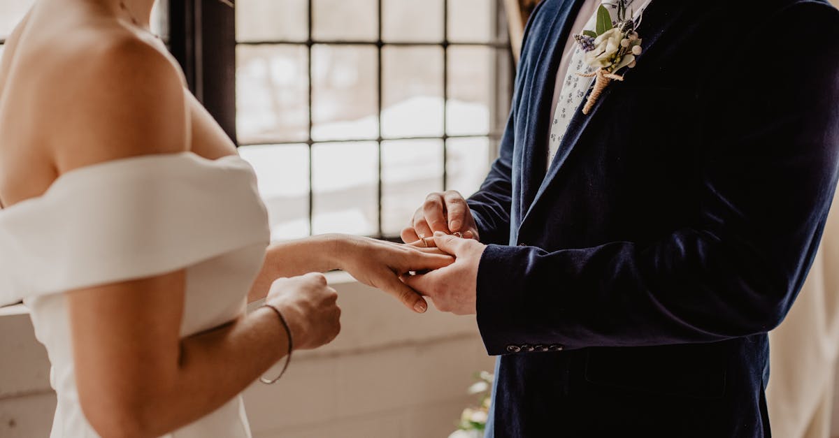 découvrez le vibrating ring, un accessoire intime conçu pour intensifier le plaisir à deux. facile à utiliser, discret et efficace, il stimule et prolonge l’expérience de vos moments intimes. idéal pour pimenter votre vie de couple !